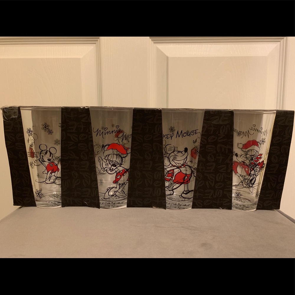 Mickey & Minnie Christmas set of 4 tumblers